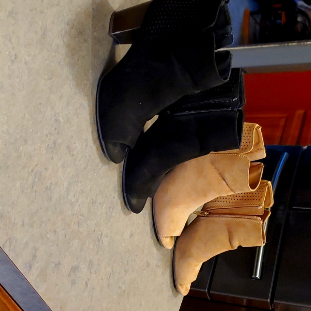 2 pr old navy open toe booties sz7